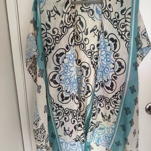 Elegant Blue and Black Patterned Kimono